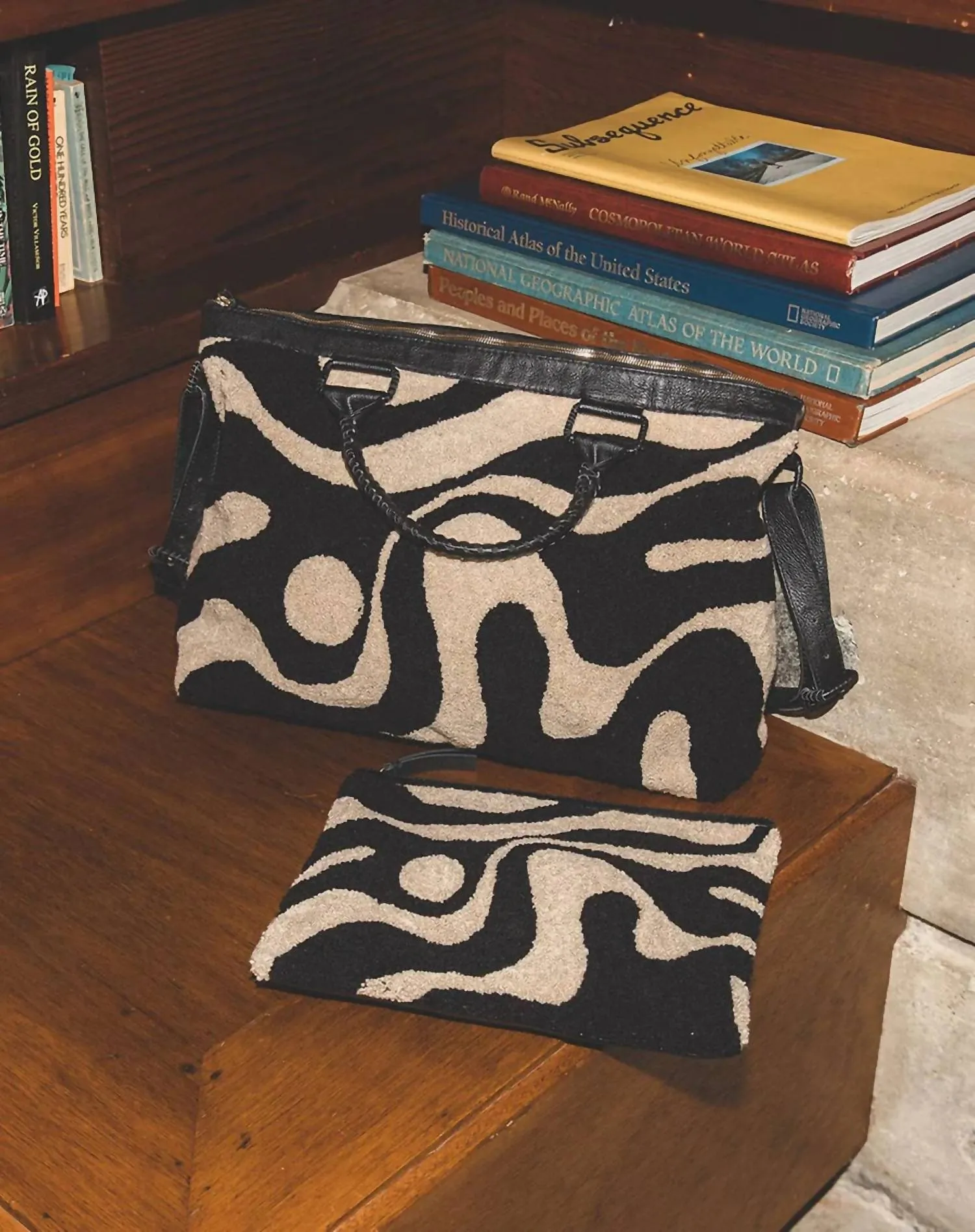 Abstract Yin-Yang Clutch In Multi