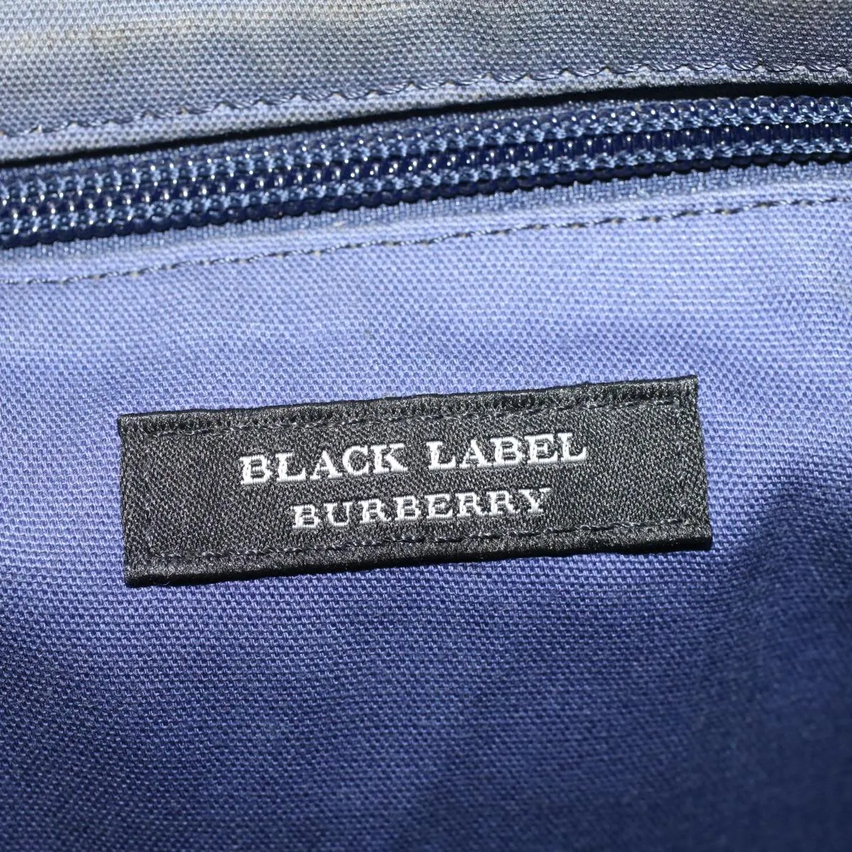 Burberry  Label  Synthetic Clutch Bag (Pre-Owned)