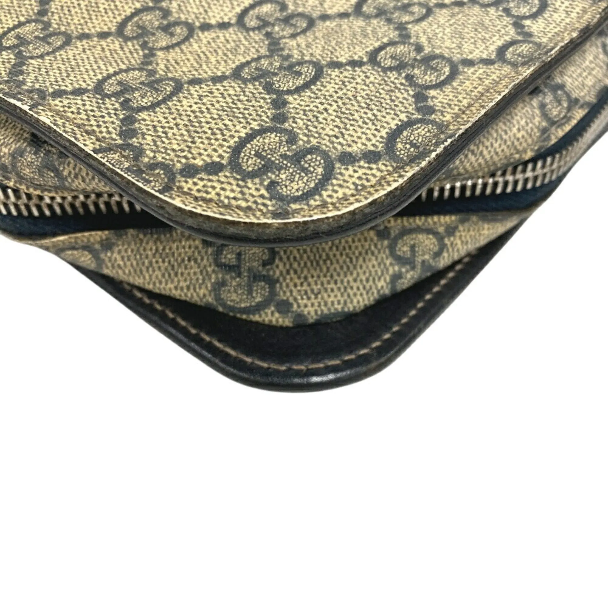 Gucci Pvc Clutch Bag (Pre-Owned)