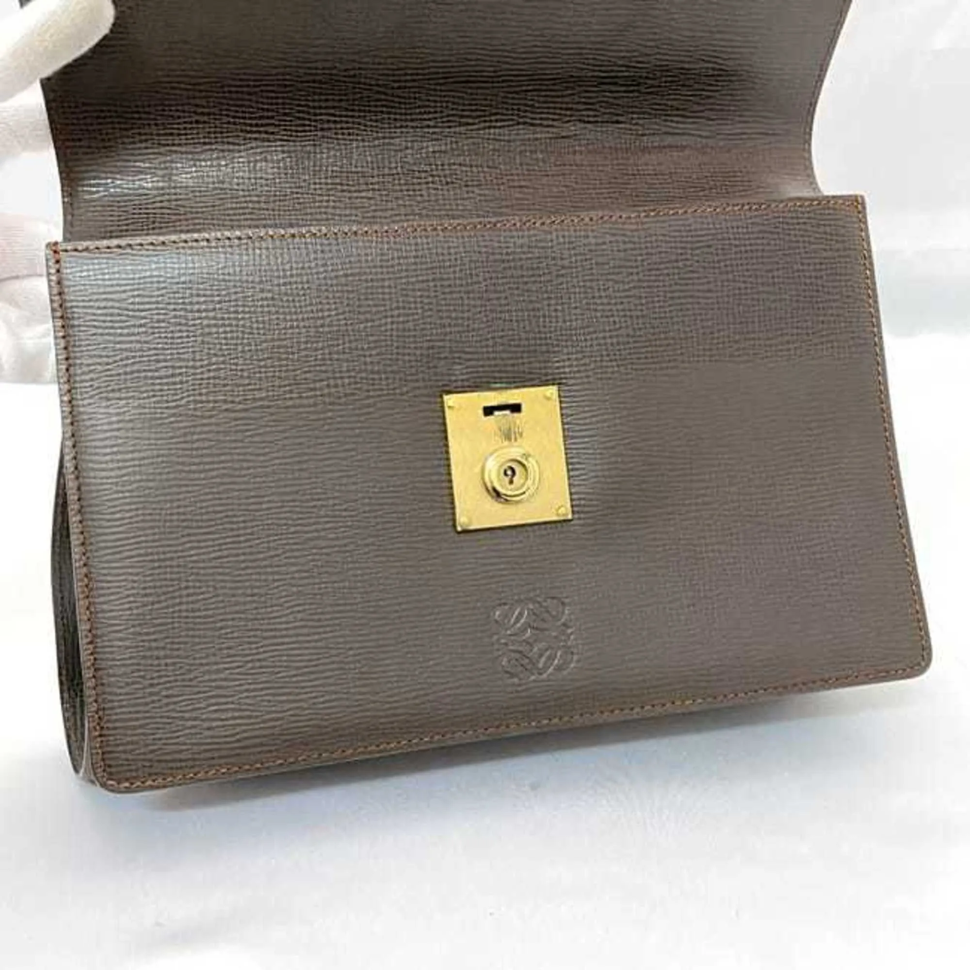 Loewe Leather Clutch Bag (Pre-Owned)