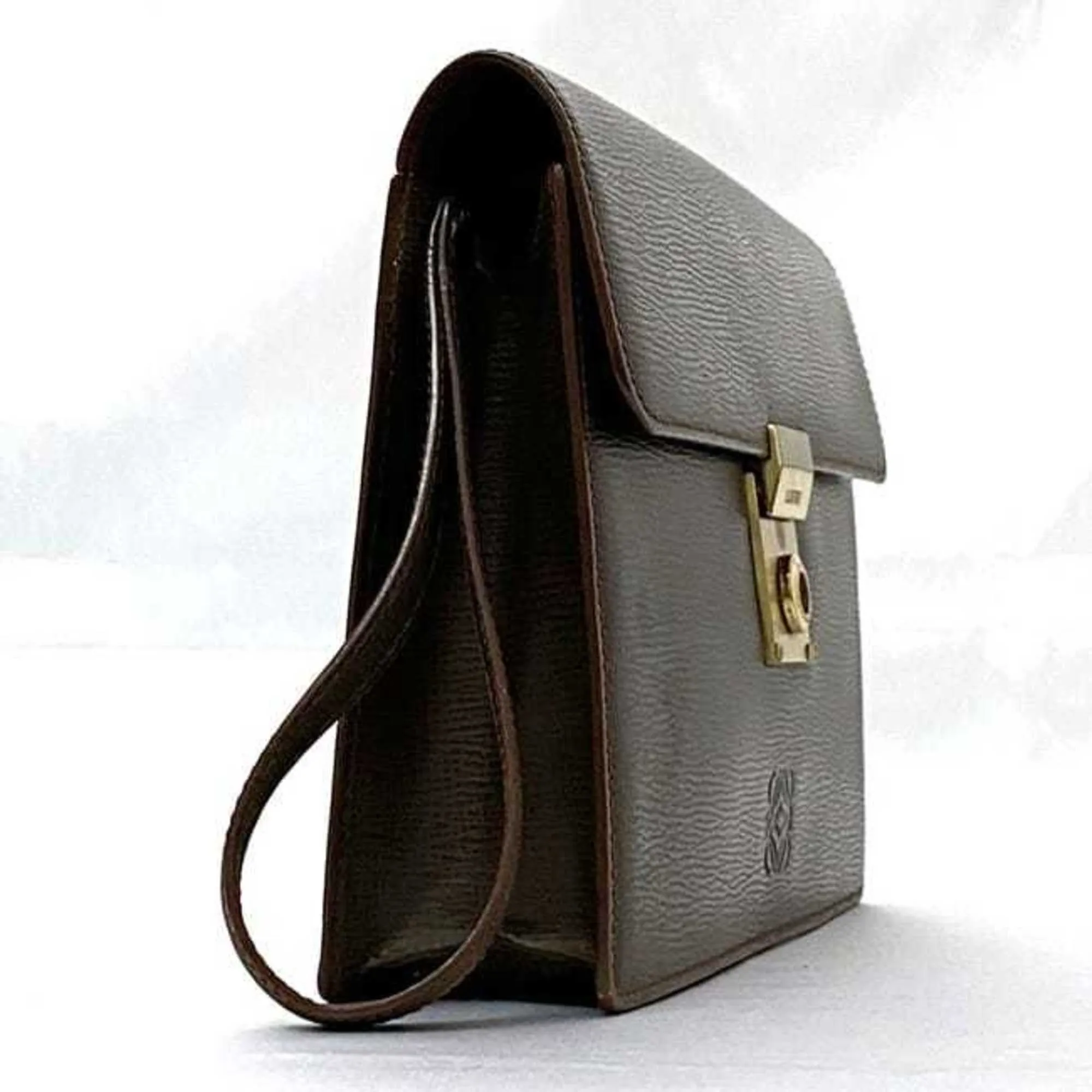 Loewe Leather Clutch Bag (Pre-Owned)
