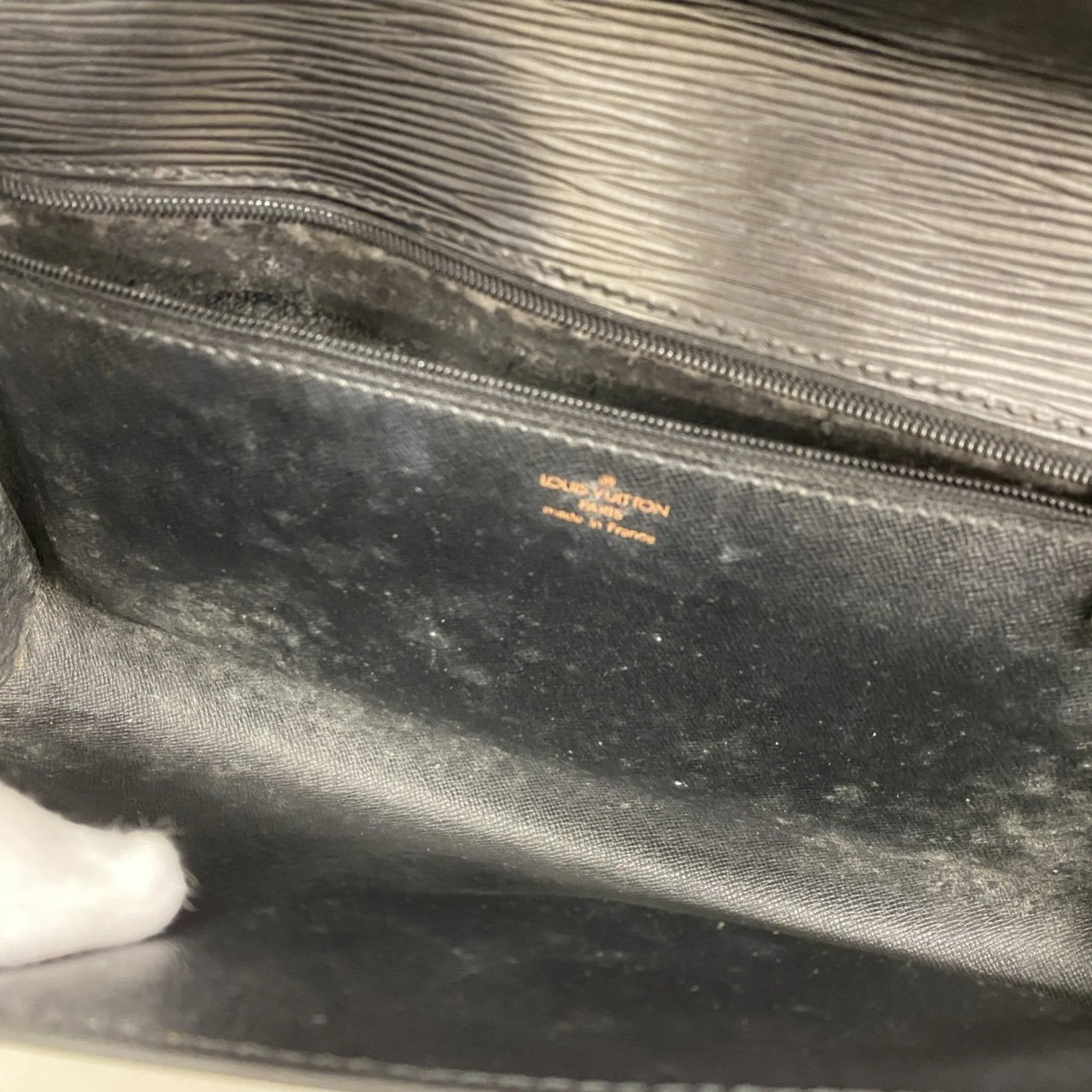 Louis Vuitton Clutch Bag (Pre-Owned)