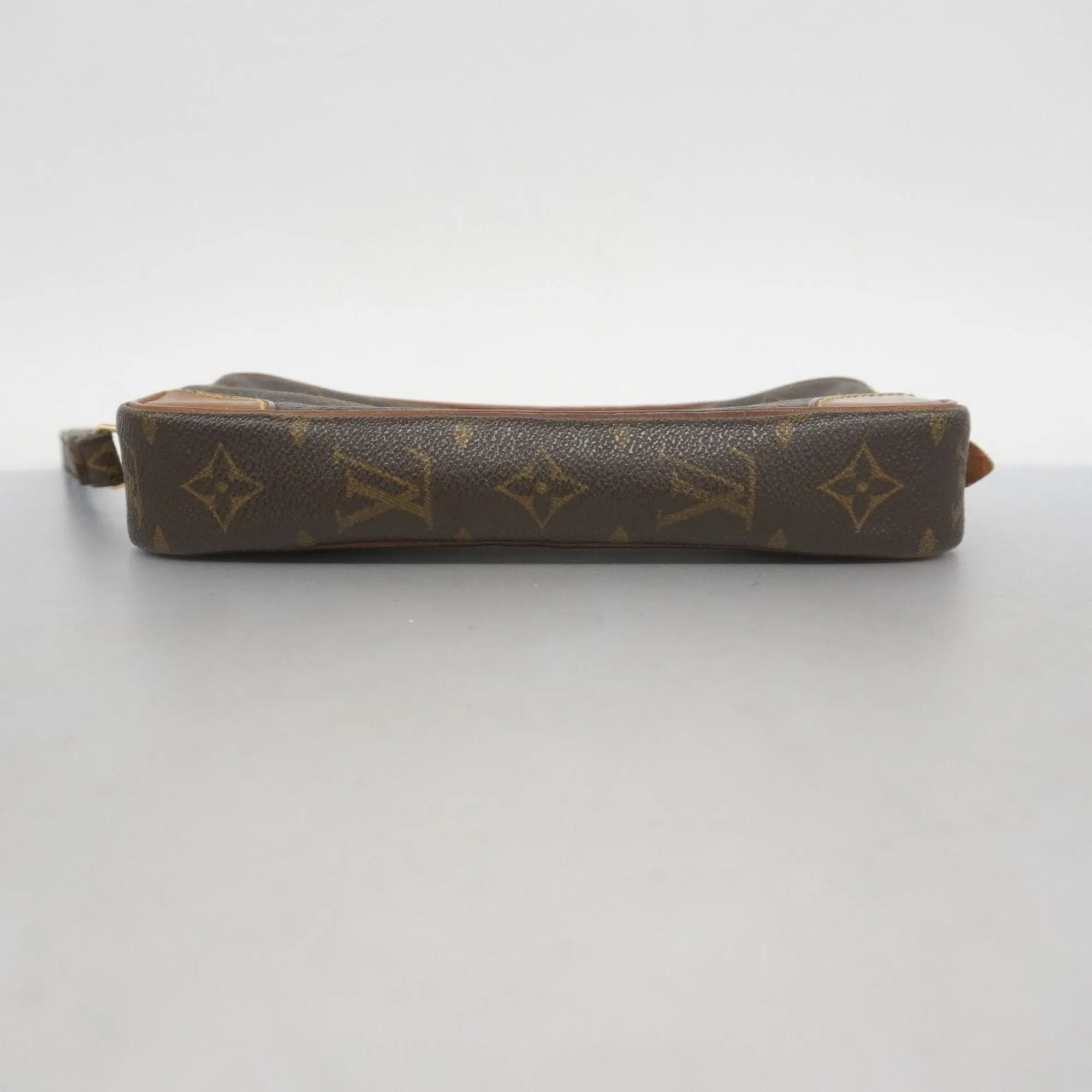 Louis Vuitton Clutch Bag (Pre-Owned)