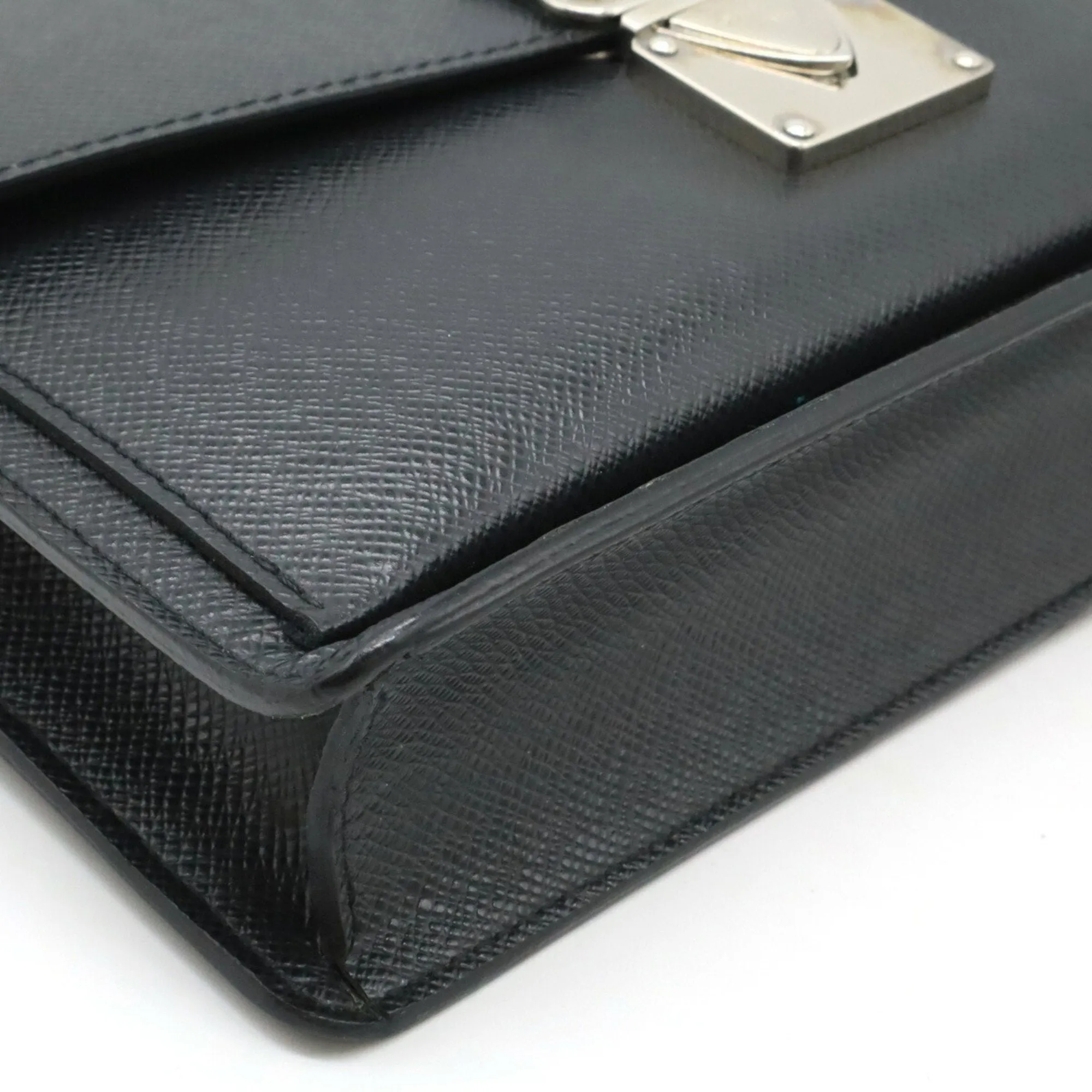 Louis Vuitton Leather Clutch Bag (Pre-Owned)