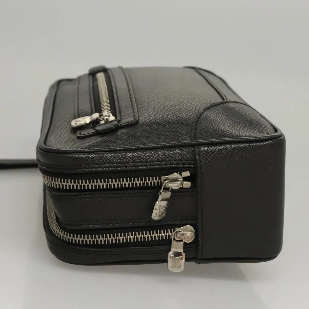 Louis Vuitton Pavel Leather Clutch Bag (Pre-Owned)