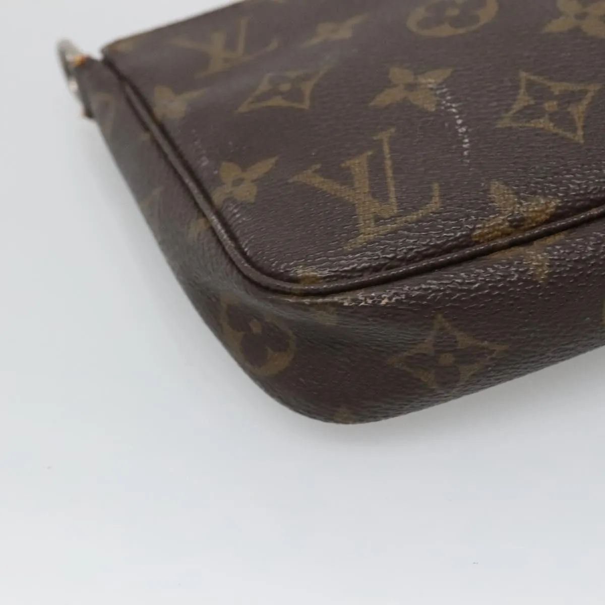 Louis Vuitton Pochette Accessoire Canvas Clutch Bag (Pre-Owned)