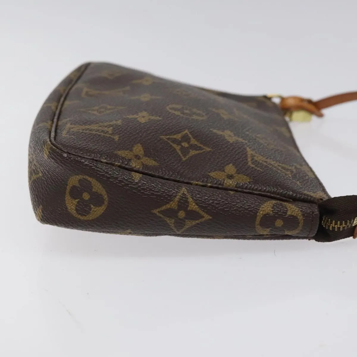 Louis Vuitton Pochette Accessoires Canvas Clutch Bag (Pre-Owned)