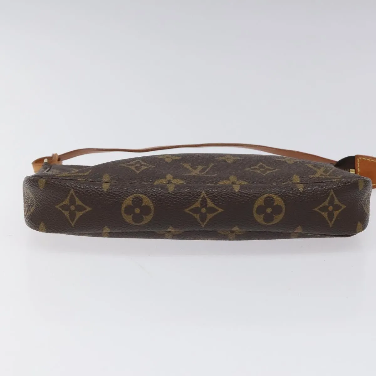Louis Vuitton Pochette Accessoires Canvas Clutch Bag (Pre-Owned)
