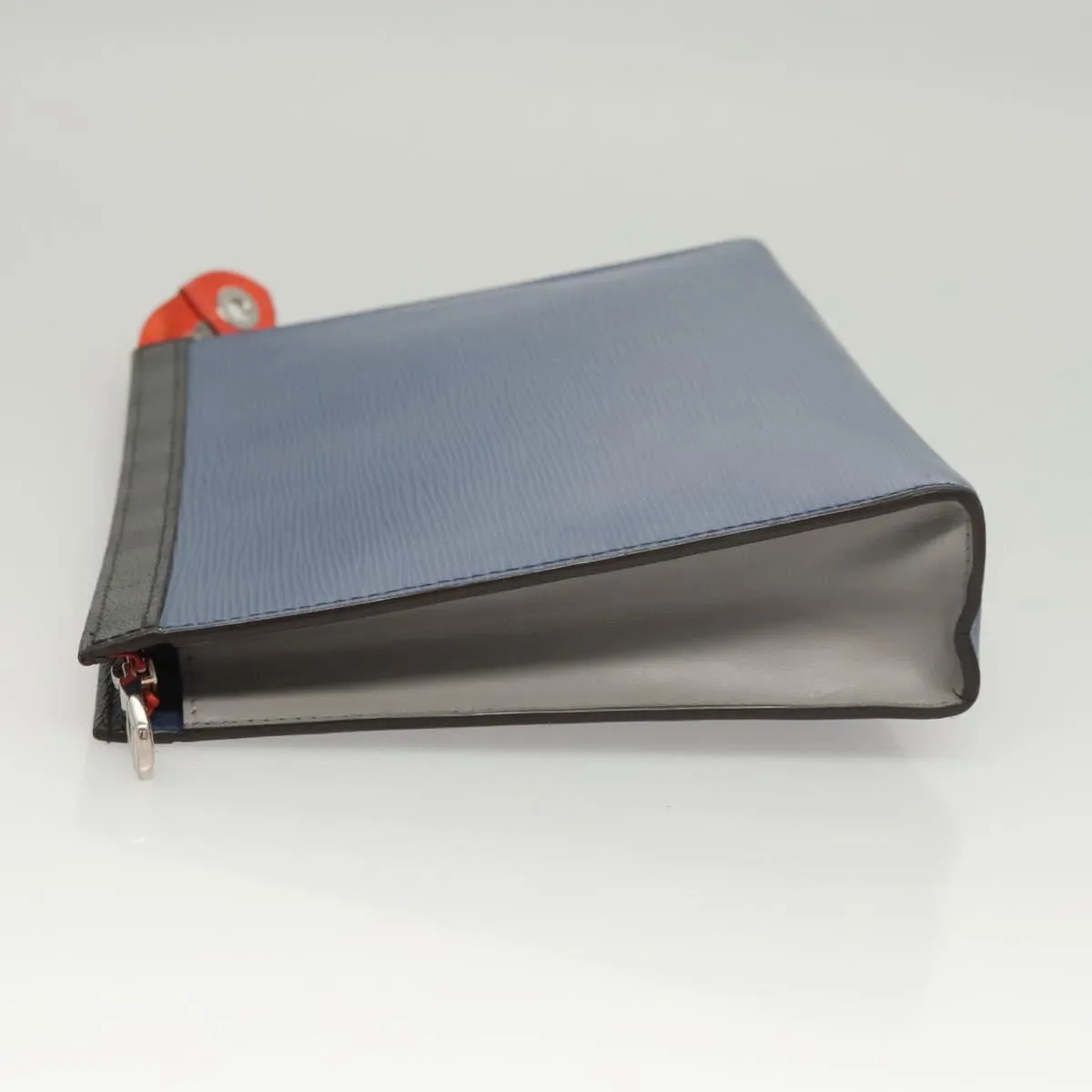 Louis Vuitton Pochette Voyage Leather Clutch Bag (Pre-Owned)