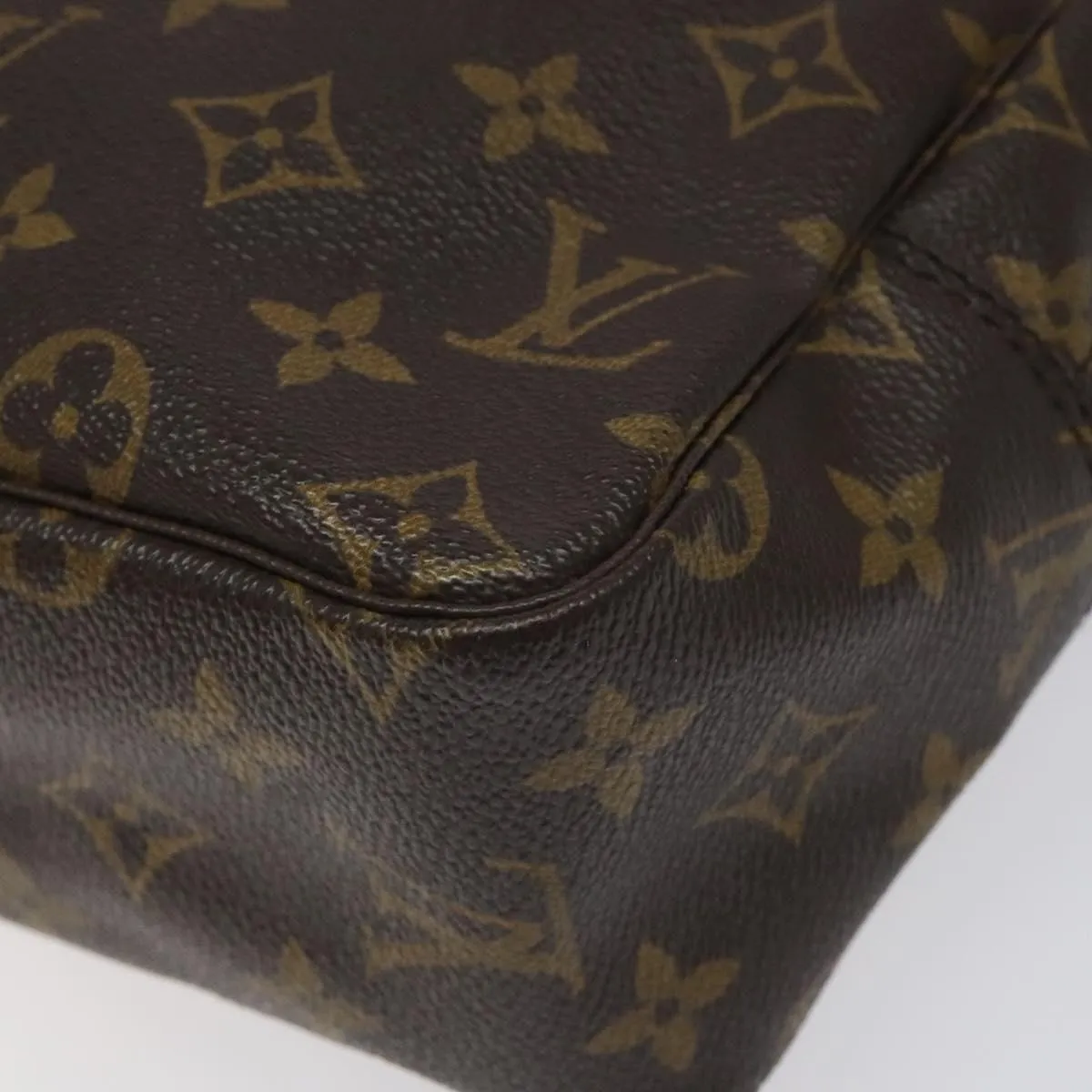 Louis Vuitton Trousse Toilette 28 Canvas Clutch Bag (Pre-Owned)