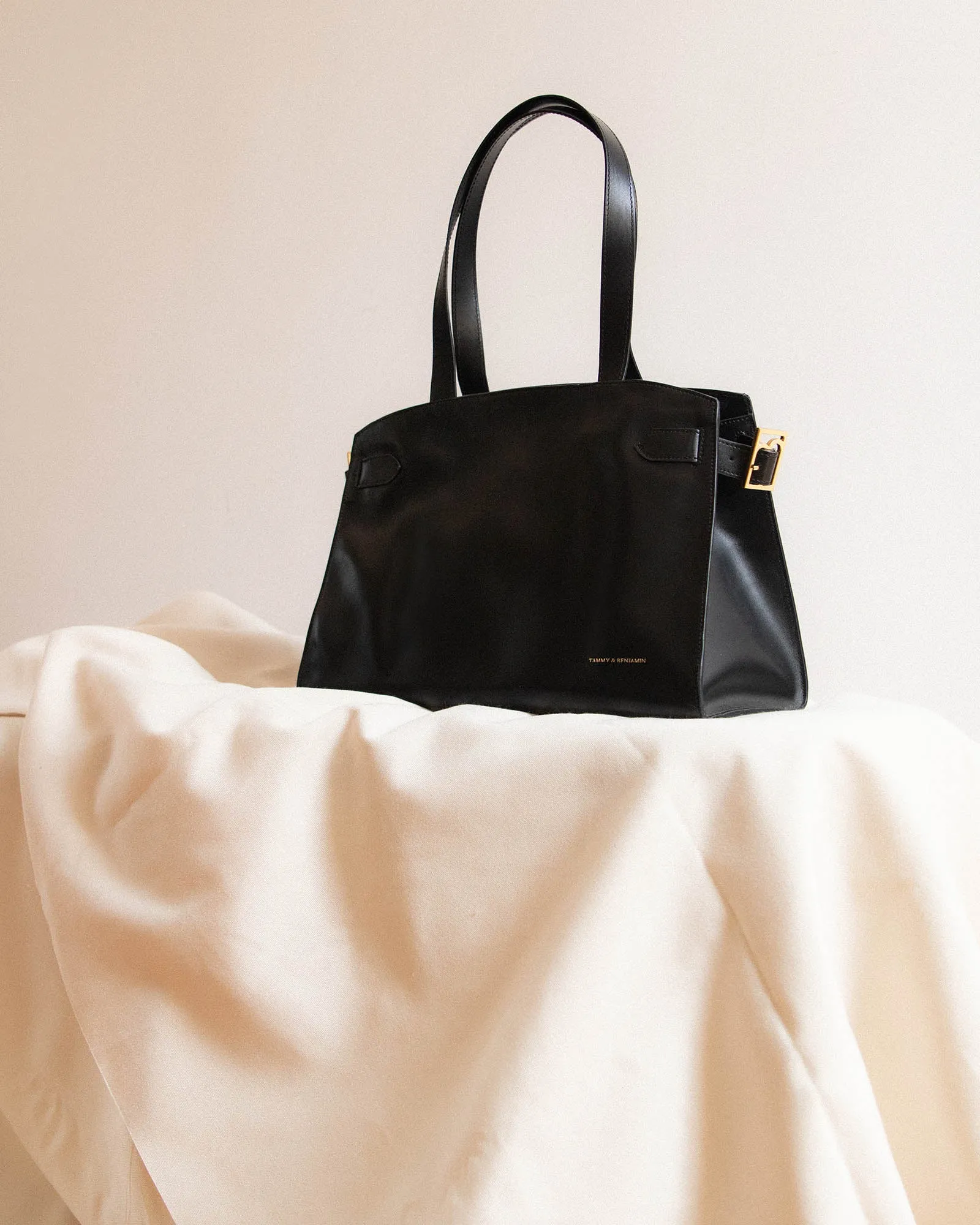MADDY - Black