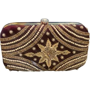Women's Embroidered Velvet Clutch Bag In Deep Purple